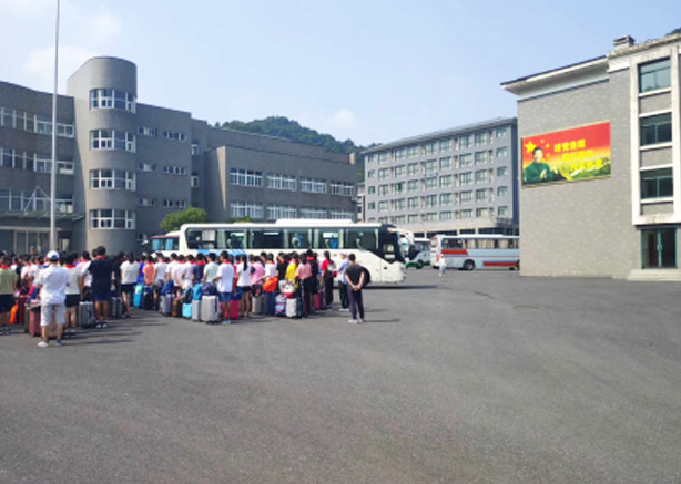 杭州滨文小学春游用车，佳驰来服务